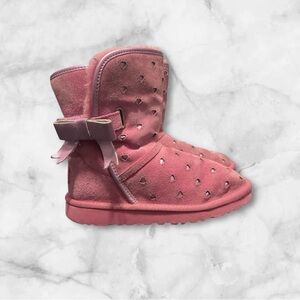 Ugg Australia Pink hearts and bows Boots little girl size 1 SN 1004899